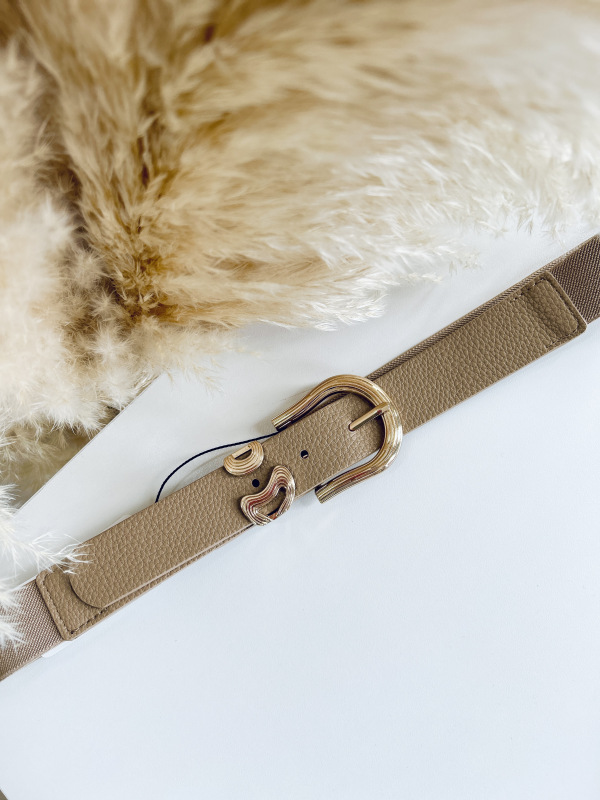 koženkový mokka so zlatou prackou