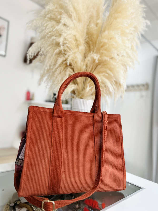 Menčestrová kabelka 2