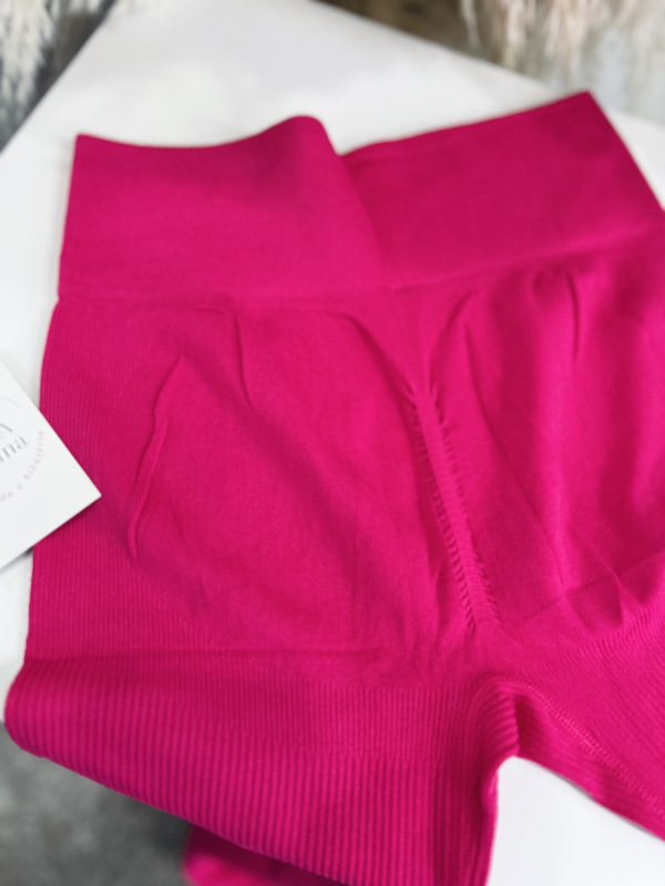 Rebrované legíny s push-up efektom 4