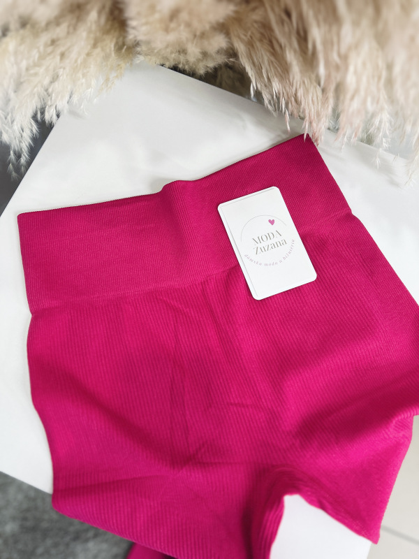 Rebrované legíny s push-up efektom 5