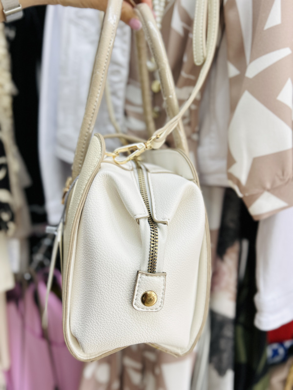 Béžovo-biela kabelka 4