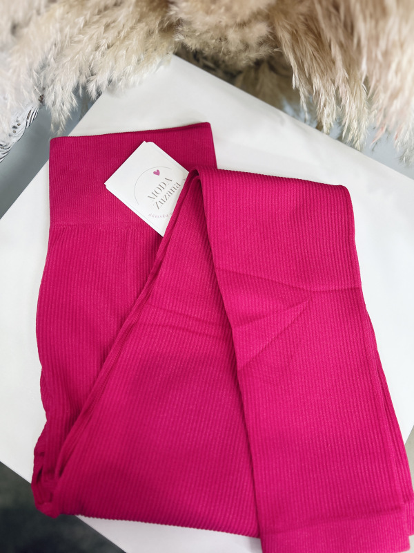 Rebrované legíny s push-up efektom 3