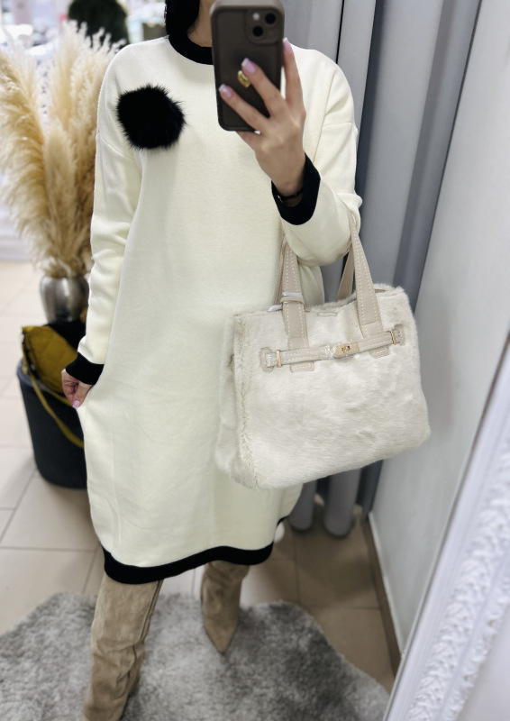 Úpletové šaty s brošňou 2