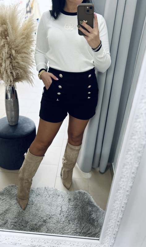 Semišové kraťasy s gombíkmi 2