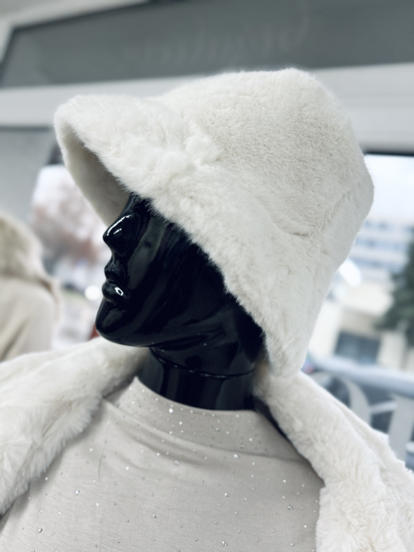 Bielo-smotanový klobúk