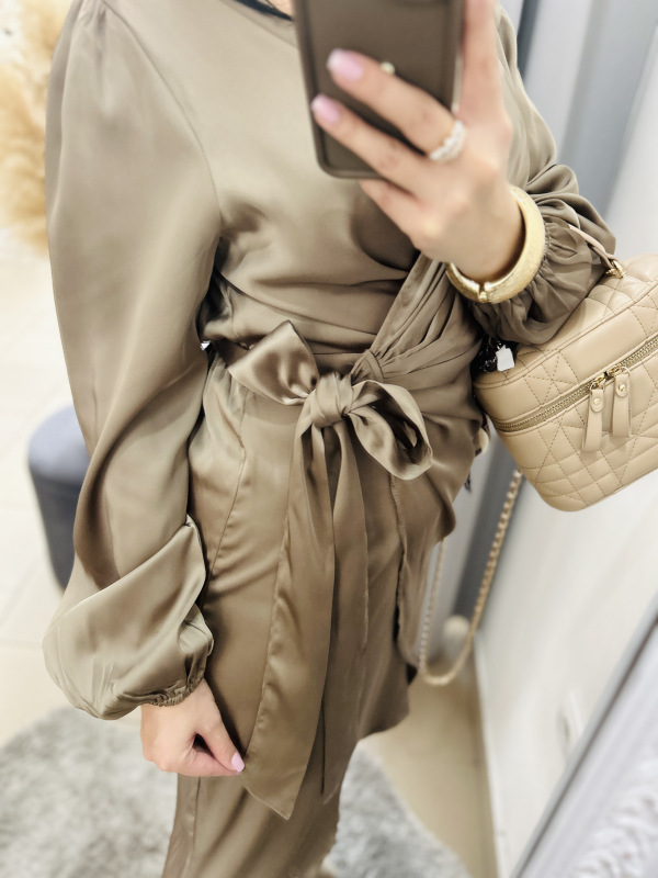 Zavinovacie spoločenské šaty 7