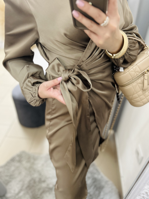 Zavinovacie spoločenské šaty 8