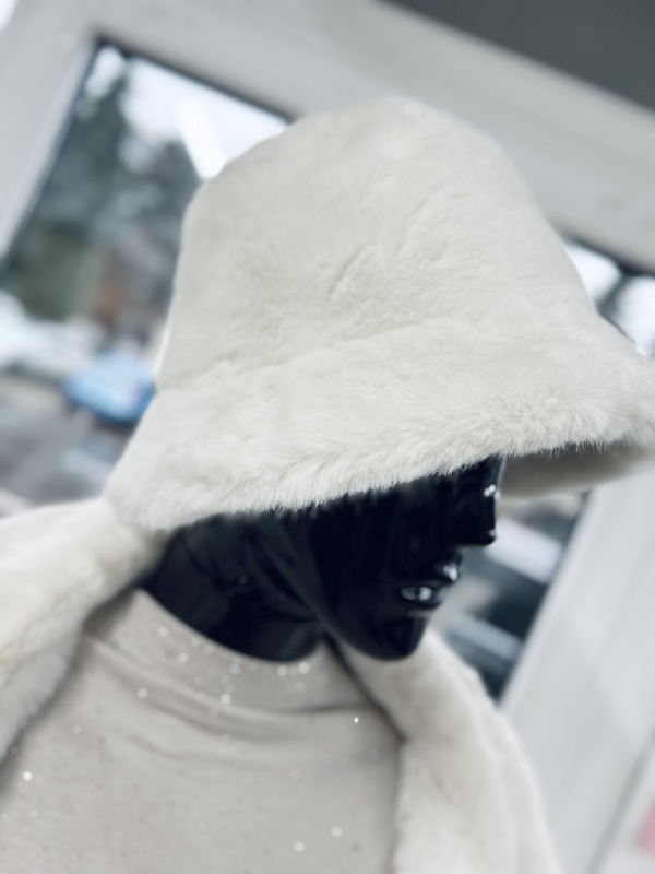 Bielo-smotanový klobúk 3