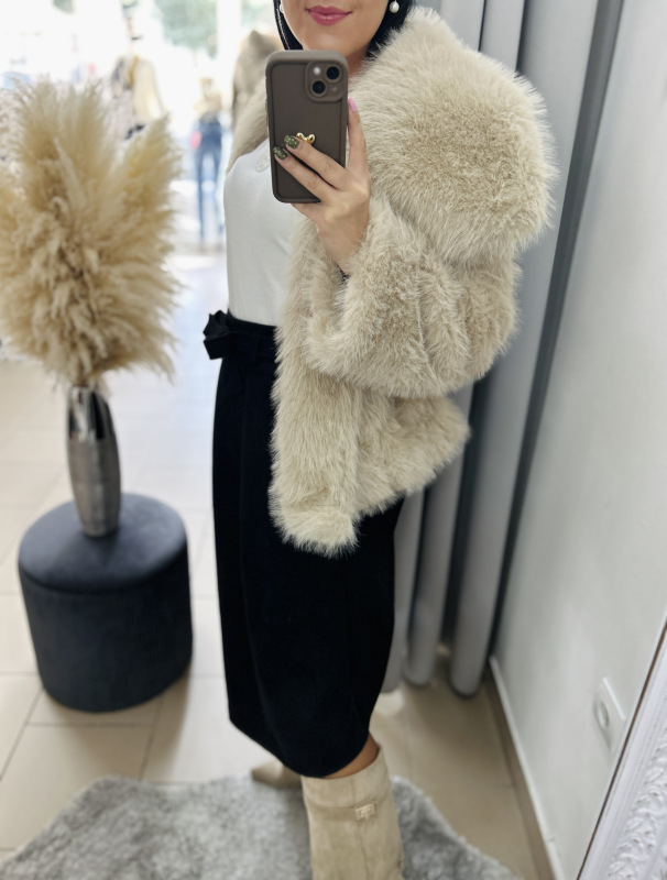 Semišová čierna sukňa 2