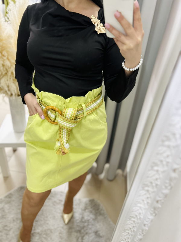 Elastický top s brošňou 10