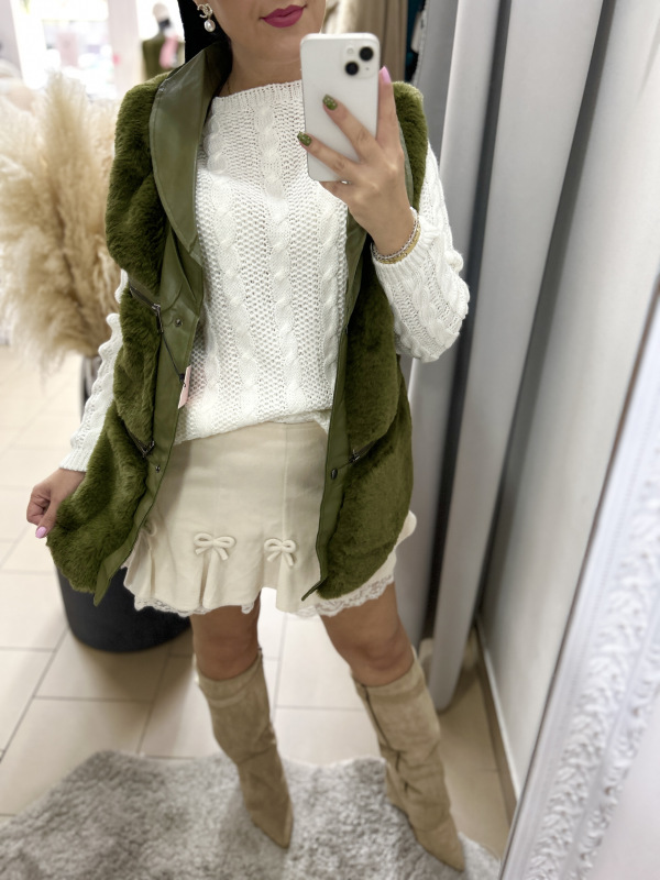 Biely svetrík 5