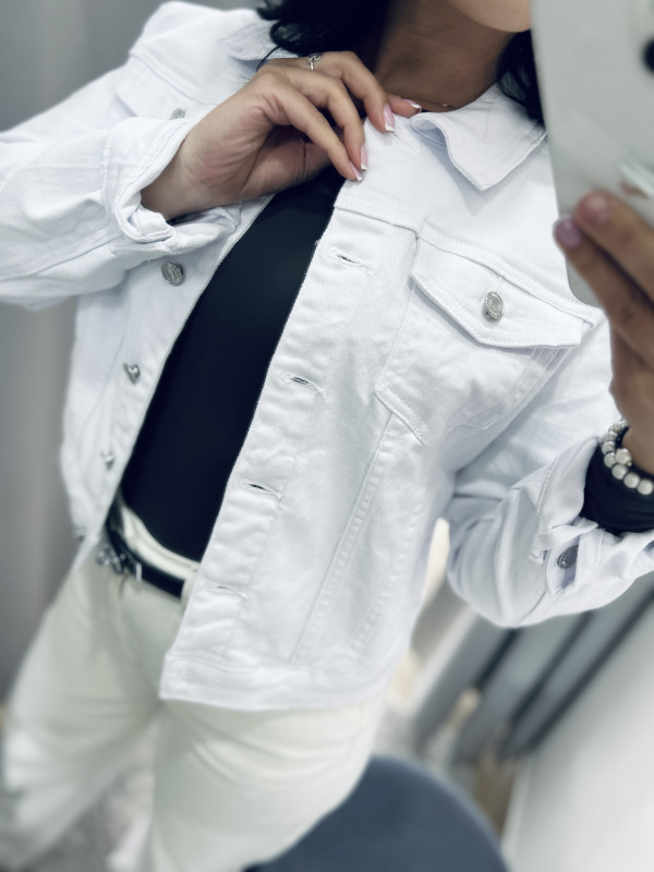 Biela rifľová bundička 2