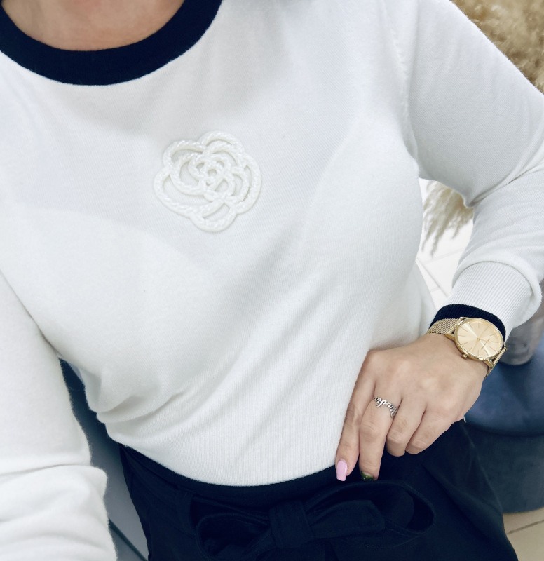 Jemný svetrík so zdobením 8