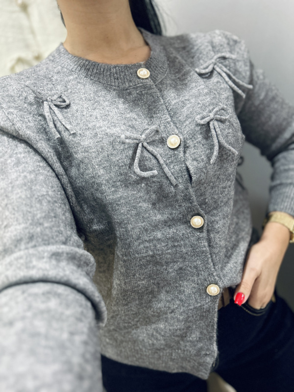 Svetrík s mašličkami 6