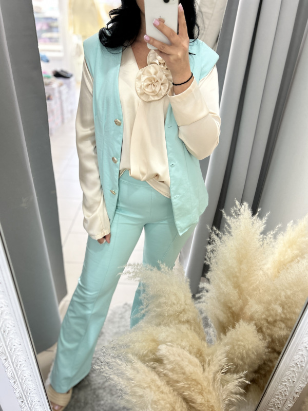 Mentolový komplet vesta + nohavice 1