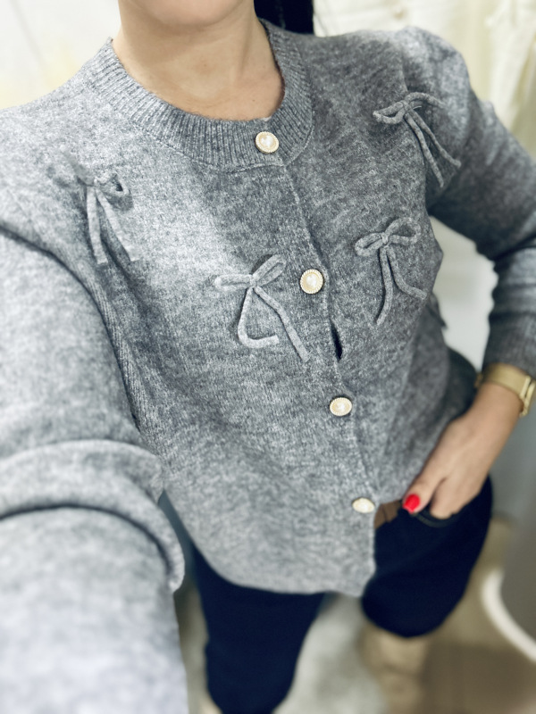 Svetrík s mašličkami 5